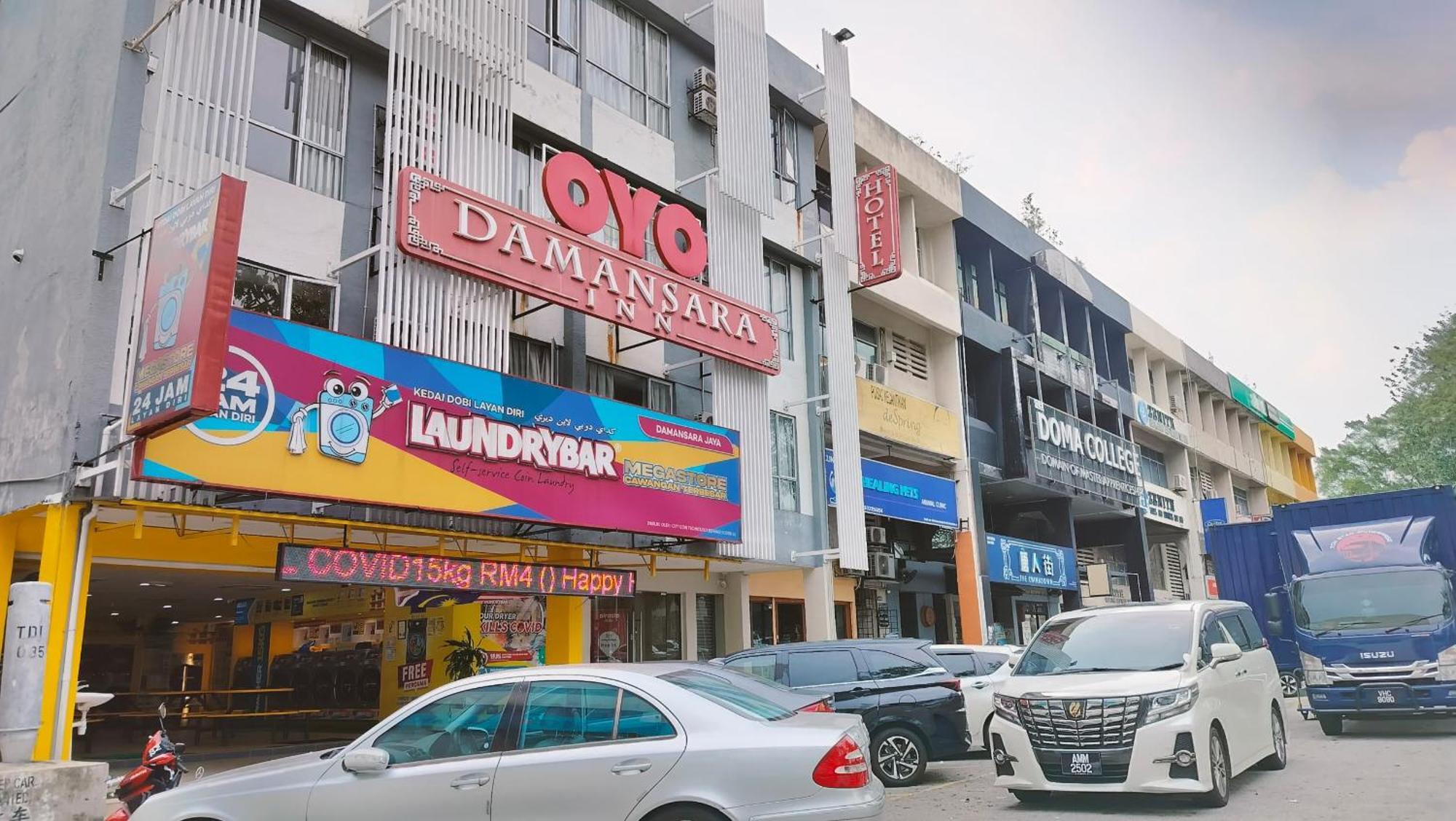 Pillows Plus Damansara Inn Petaling Jaya Exterior photo